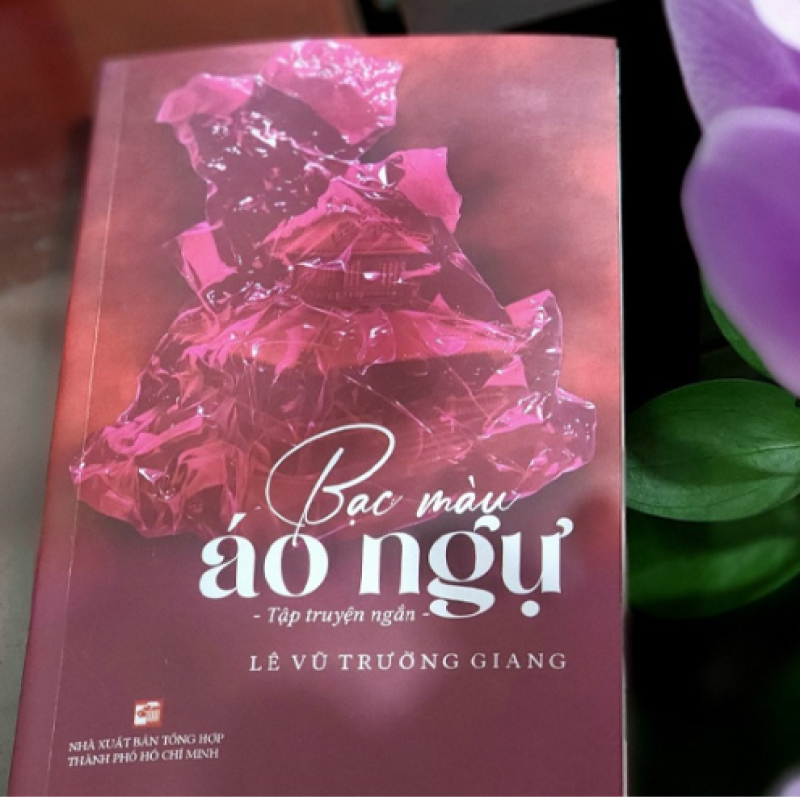 Bạc màu áo ngự - ngược dòng lịch sử